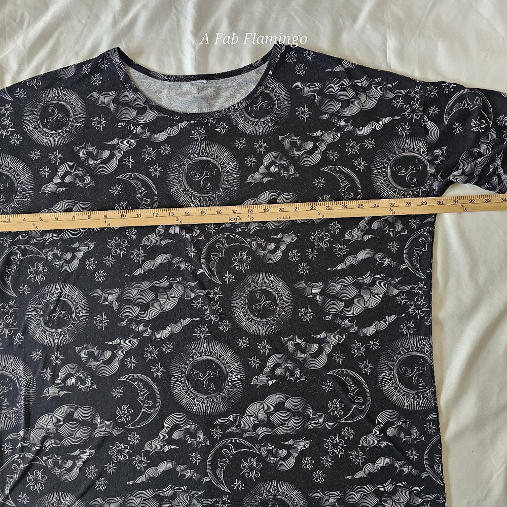 LulaRoe Irma Top Sz 3X Celestial Sun Moon Stars Plus Size Witchy Whimsigoth - Picture 5 of 7